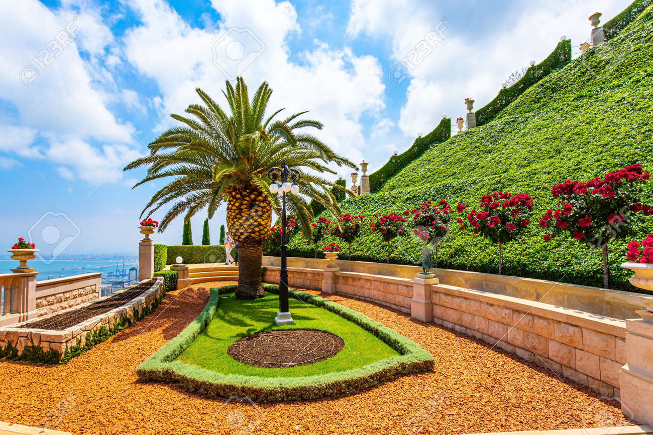 Don’t miss the beautiful terraced gardens on the slopes of Mount Carmel that seem to dominate the entire city.